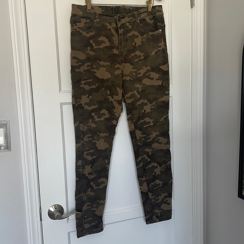 Grace & Lace camo jeggings